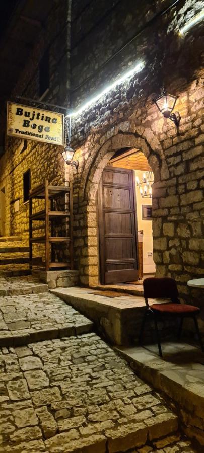 Bujtina Bega Hotel Berat Exterior photo