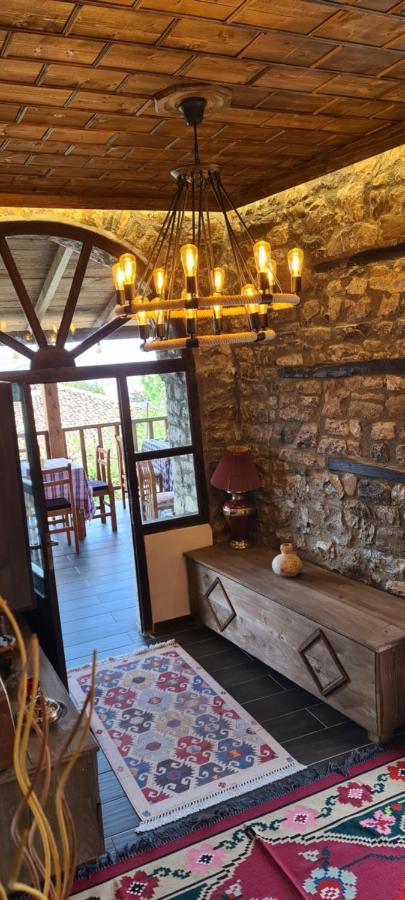 Bujtina Bega Hotel Berat Exterior photo