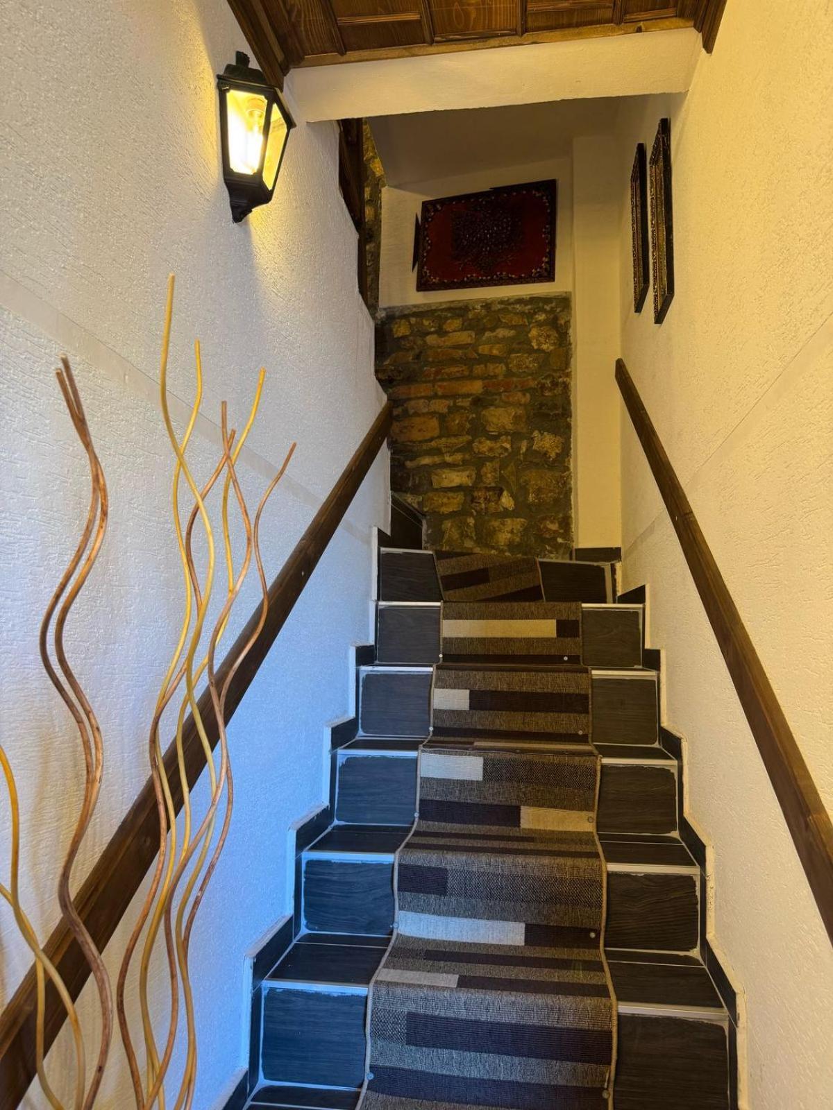 Bujtina Bega Hotel Berat Exterior photo